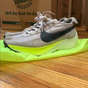 Nike moon racer size 11